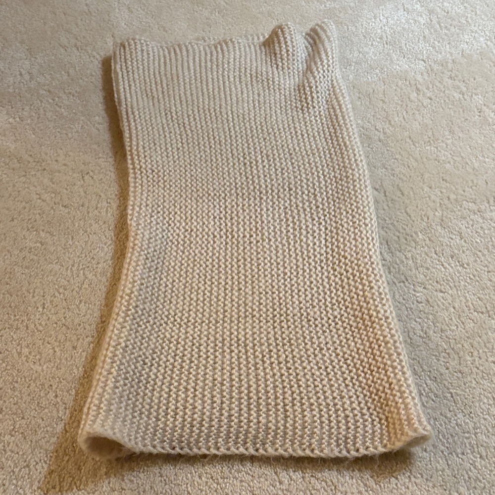 H&M Cozy Cream Knit Neck Scarf